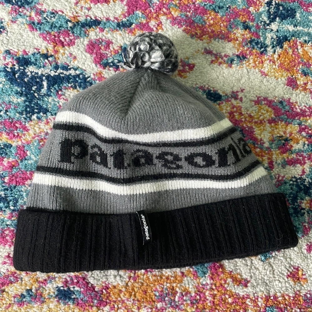 Patagonia black and gray beanie